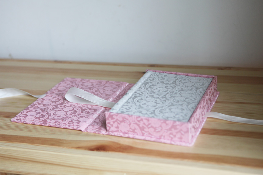 Daisy Brocade Box 6x7.75-